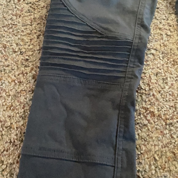 Stretchy prana pants - Picture 2 of 5